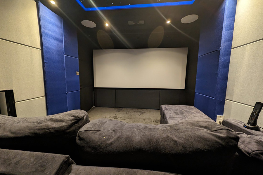 Kalibrate Ltd demo room DLA-NZ700